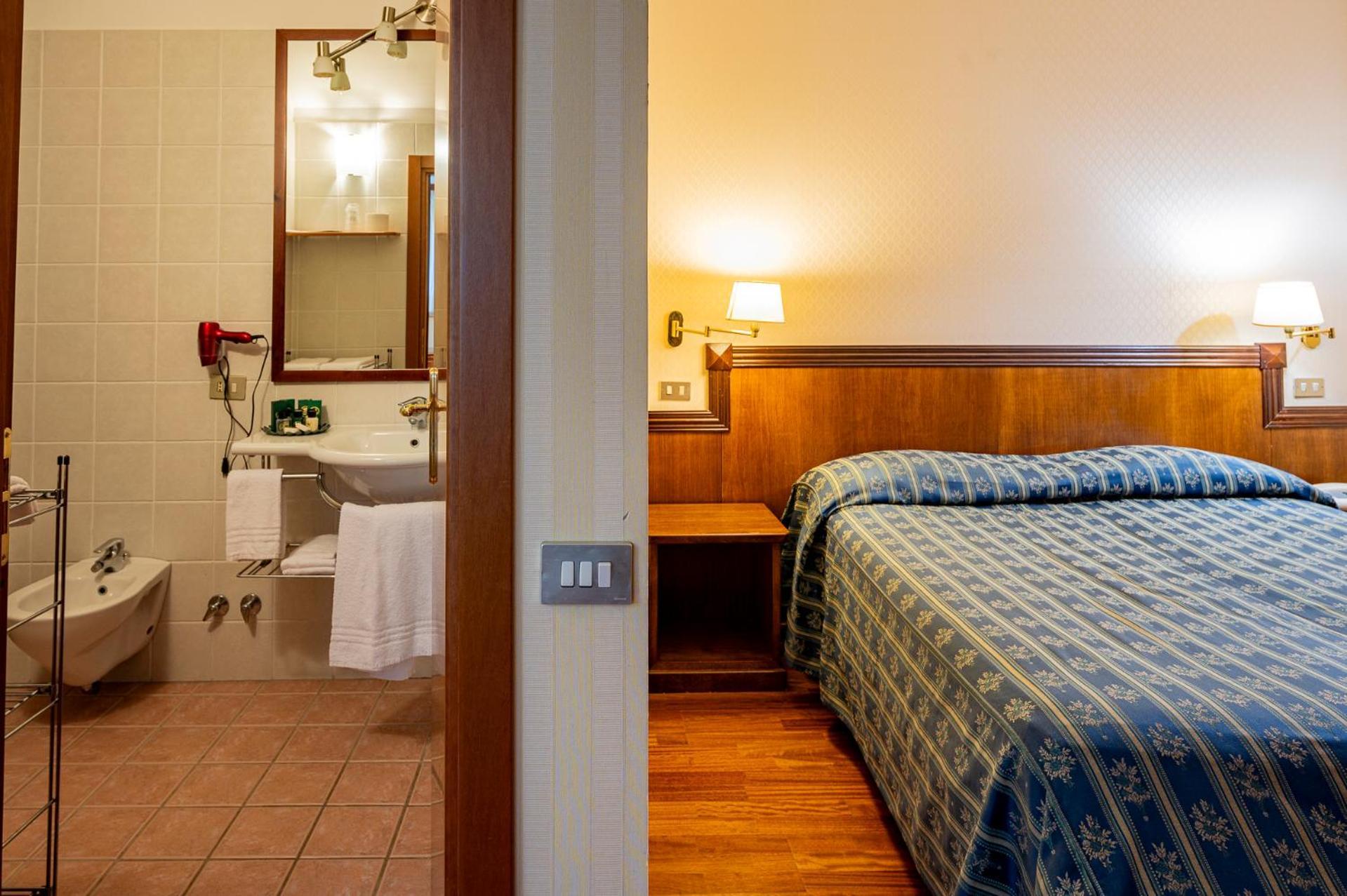 Hotel Corona & Spa Pescasseroli Buitenkant foto