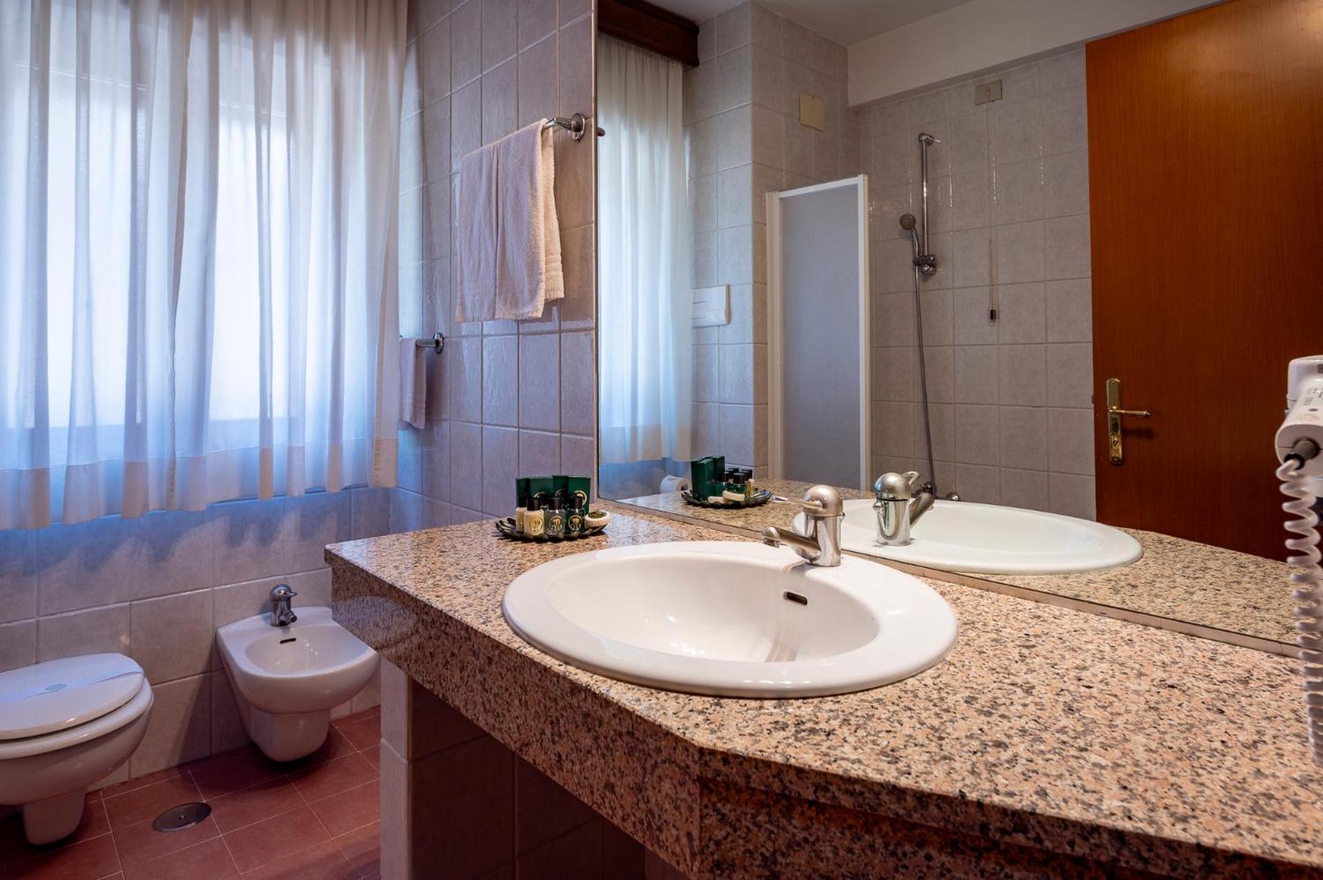 Hotel Corona & Spa Pescasseroli Buitenkant foto