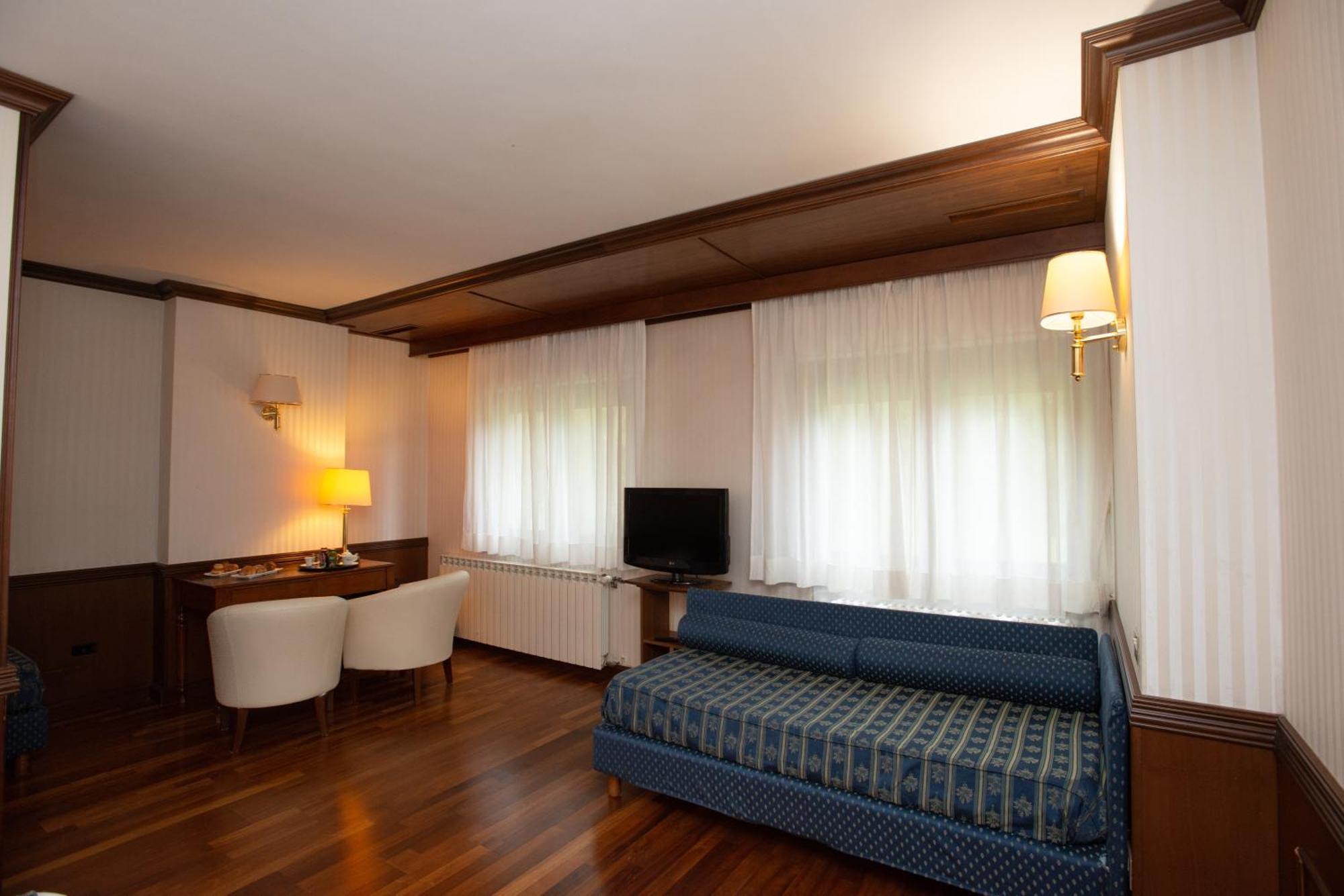 Hotel Corona & Spa Pescasseroli Buitenkant foto