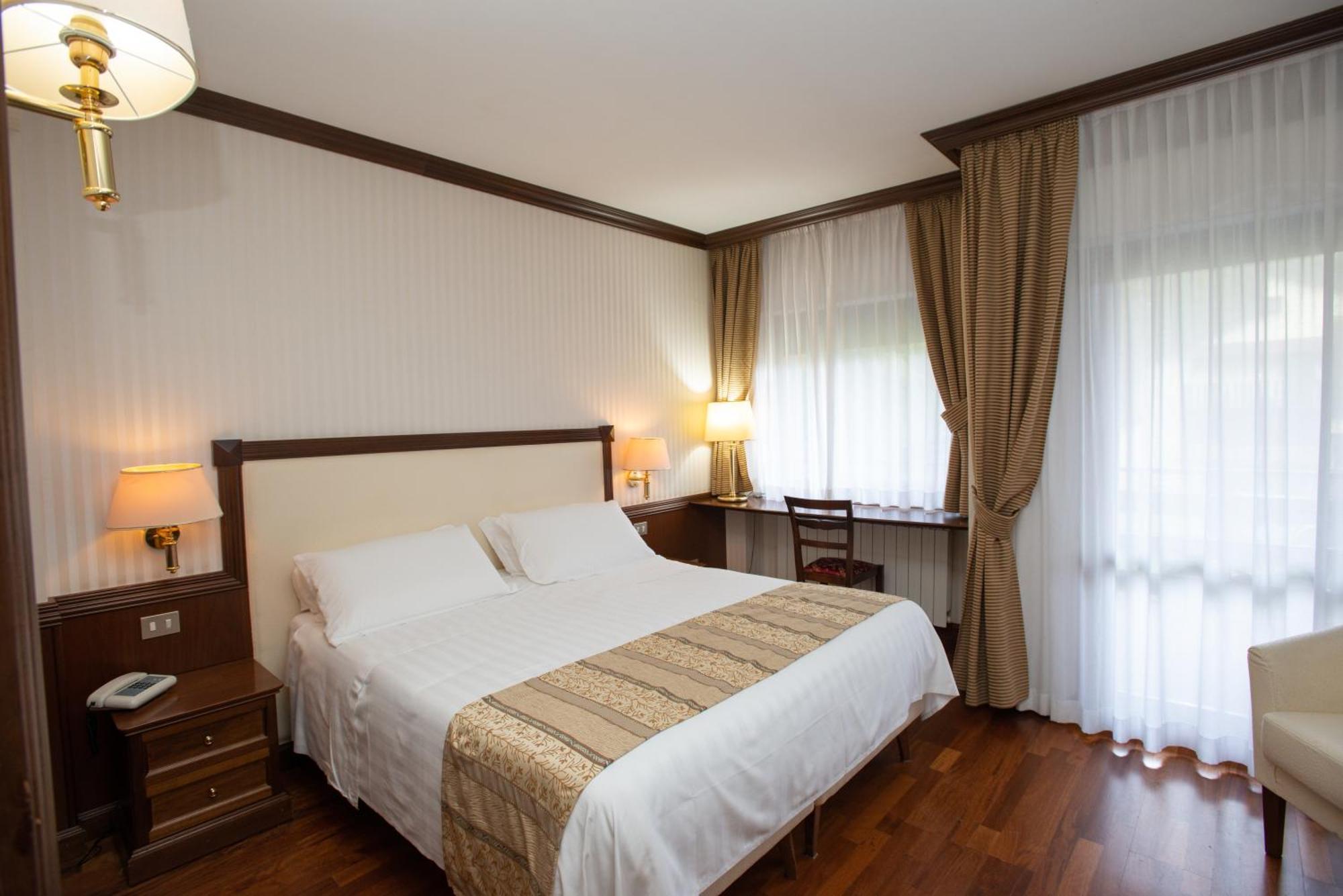 Hotel Corona & Spa Pescasseroli Buitenkant foto