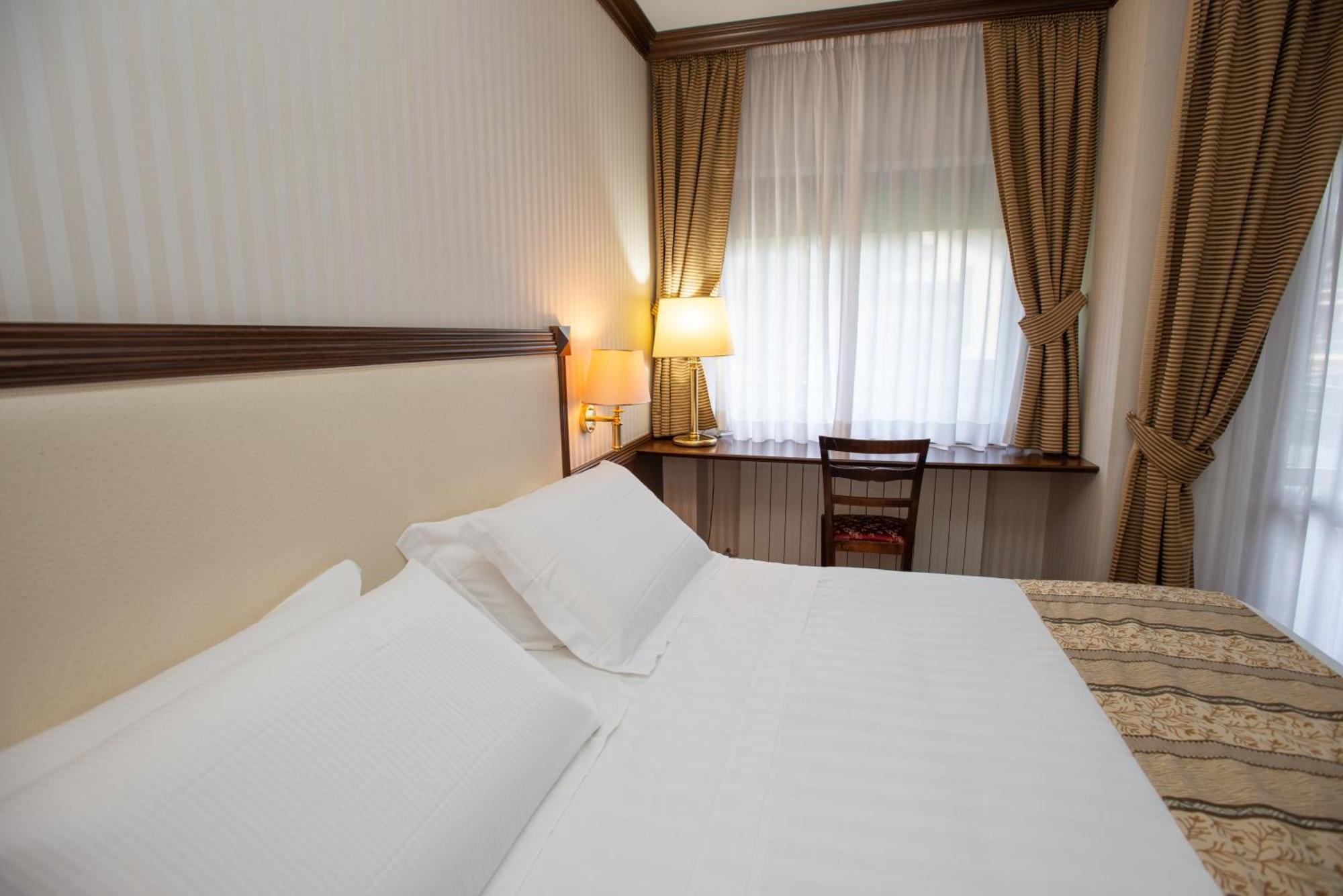 Hotel Corona & Spa Pescasseroli Buitenkant foto